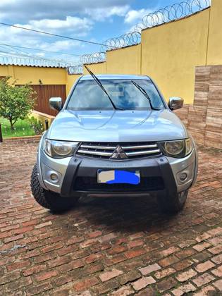 MITSUBISHI L200 TRITON 3.2 GLS 4X4 CD 16V TURBO INTERCOLER DIESEL 4P MANUAL MITSUBISHI L200 TRITON 3.2 GLS 4X4 CD 16V TURBO INTERCOLER DIESEL 4P MANUAL